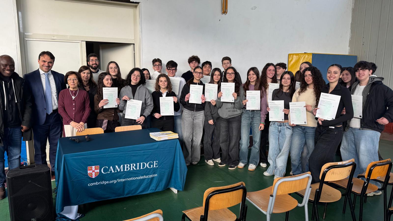 Celebrazione della Cerimonia di Consegna degli Attestati Cambridge al Liceo 